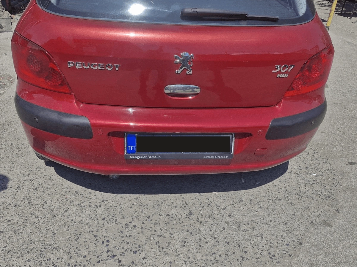 Samsun arka tampon ve bagaj kapağı onarımı sonrası araç görünümü