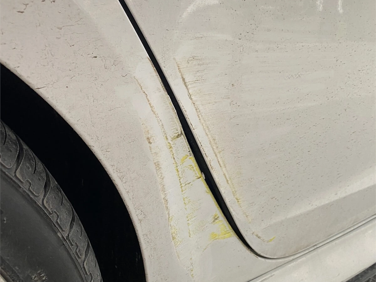 Samsun kaporta toparlama ve görünüm yenileme öncesi hasarlı araç görünümü