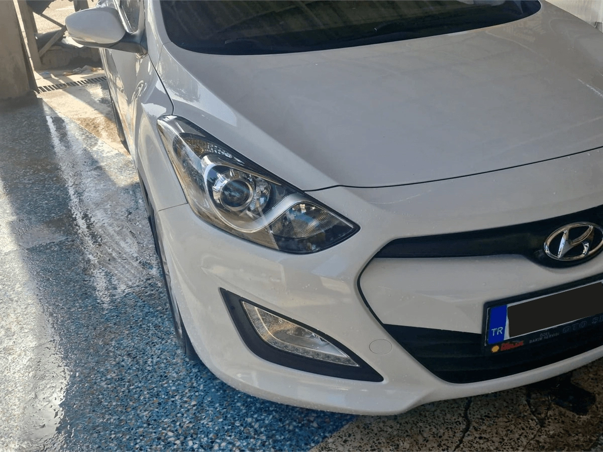 Samsun ön tampon ve kaput onarımı sonrası araç görünümü